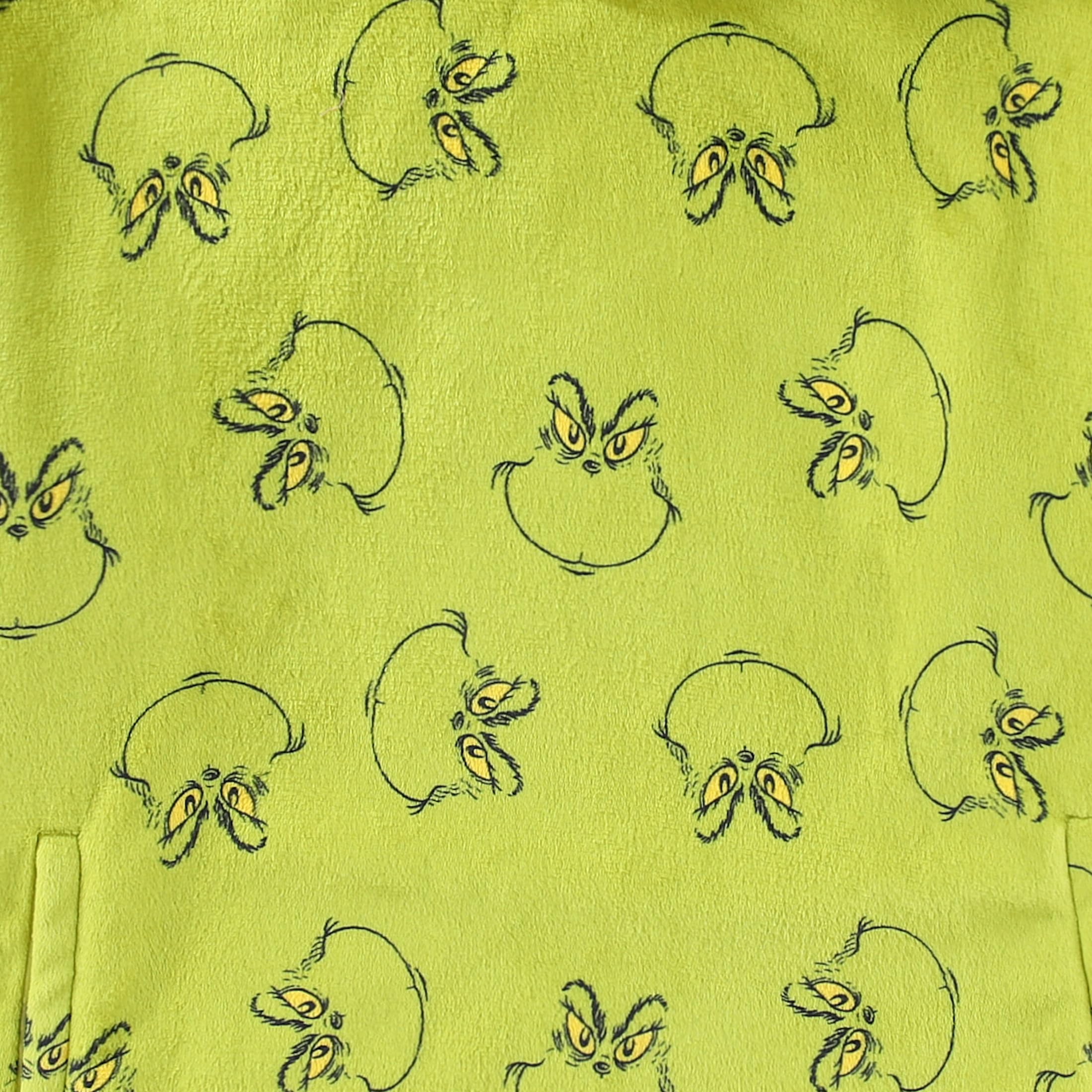 Dr. Seuss hoodie porté par une grande enfant en extérieur, mobilité et style