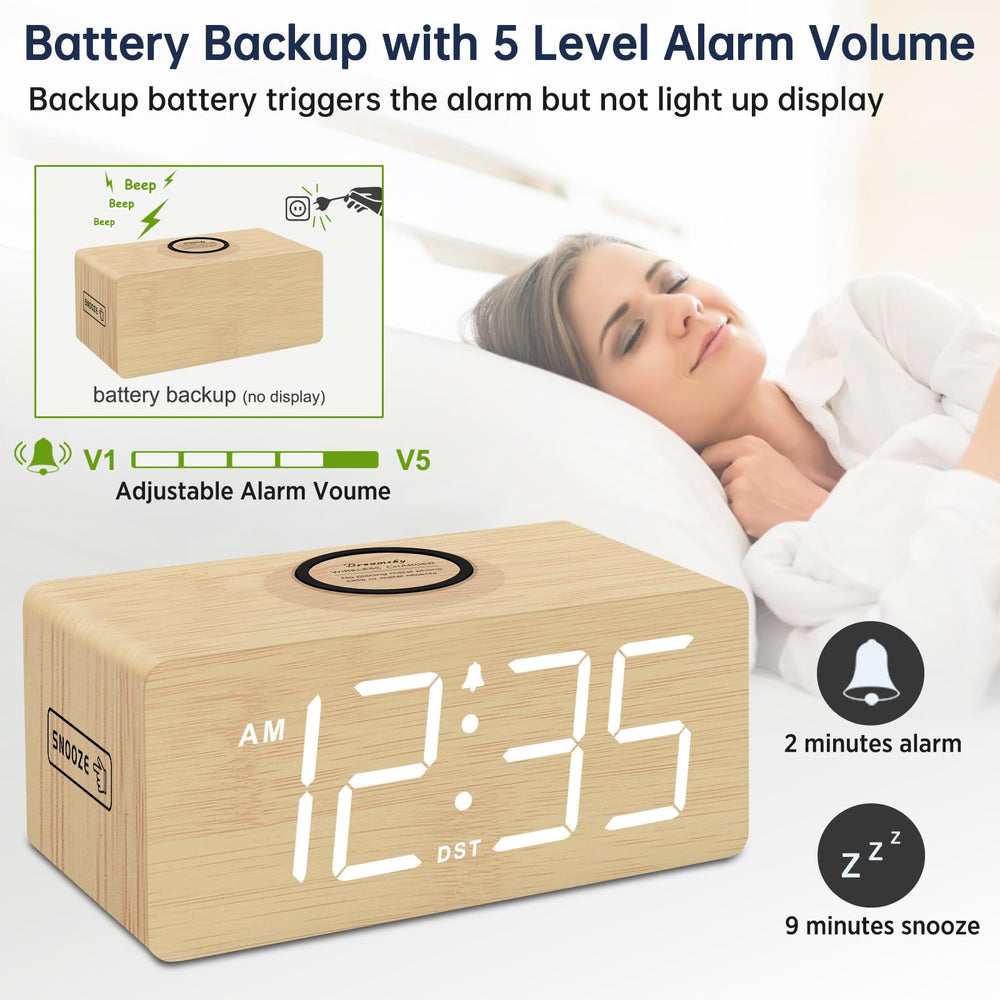 DreamSky horloge posée sur une table de chevet décorée pour ambiance chambre