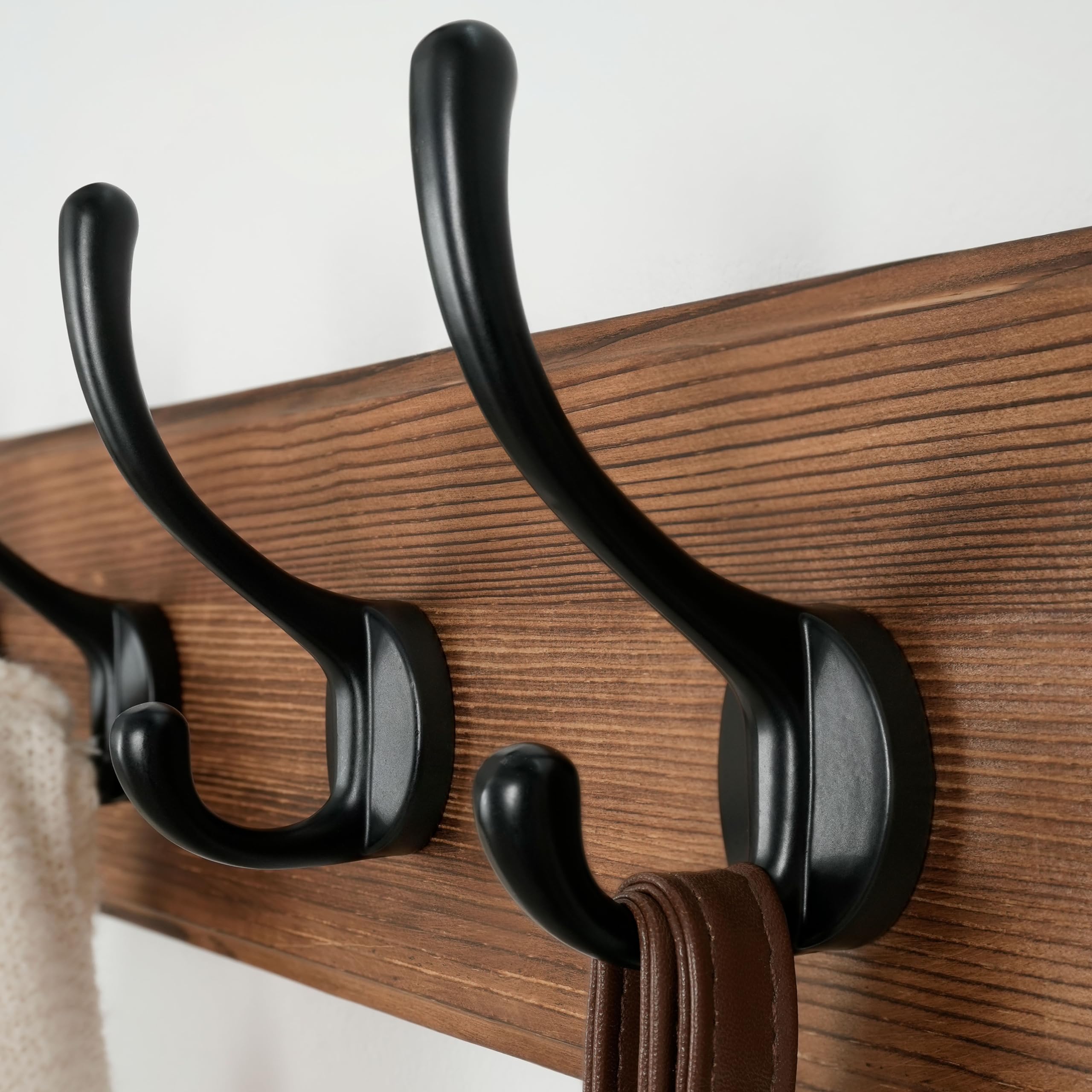 Dseap porte-manteau en situation dans une entrée ordonnée