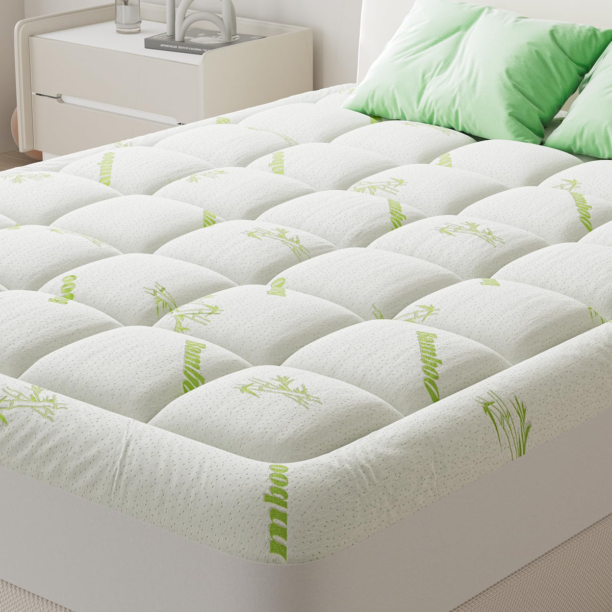 DUMOS vue avant du surmatelas Twin montrant l'aspect fini et l'élégance