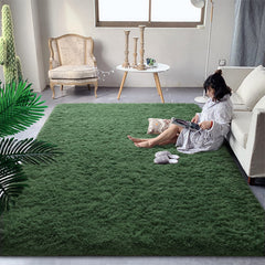 DweIke vue face avant tapis vert foncé apportant chaleur décorative