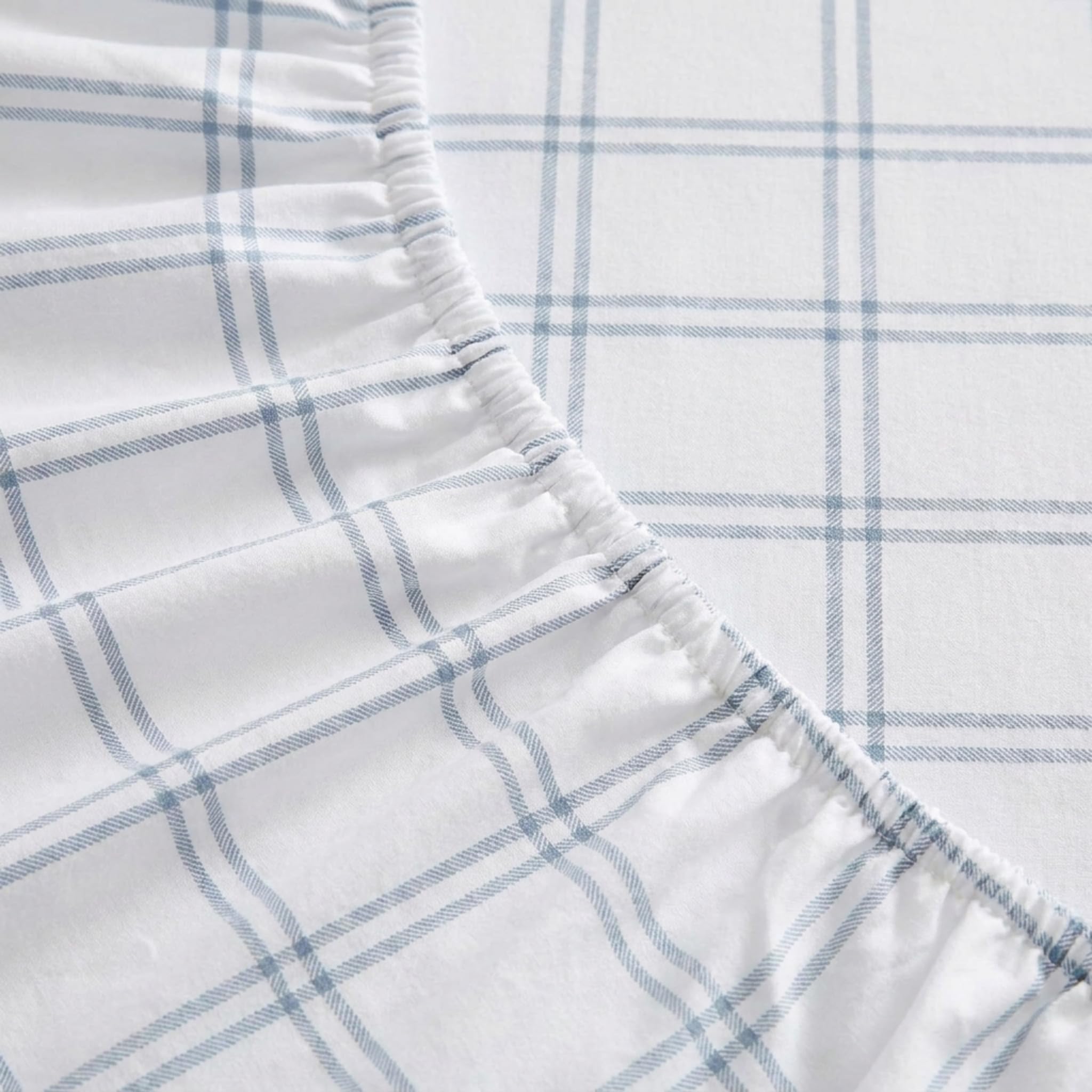 Eddie Bauer comparaison d'échelle avec matelas montrant ajustement King