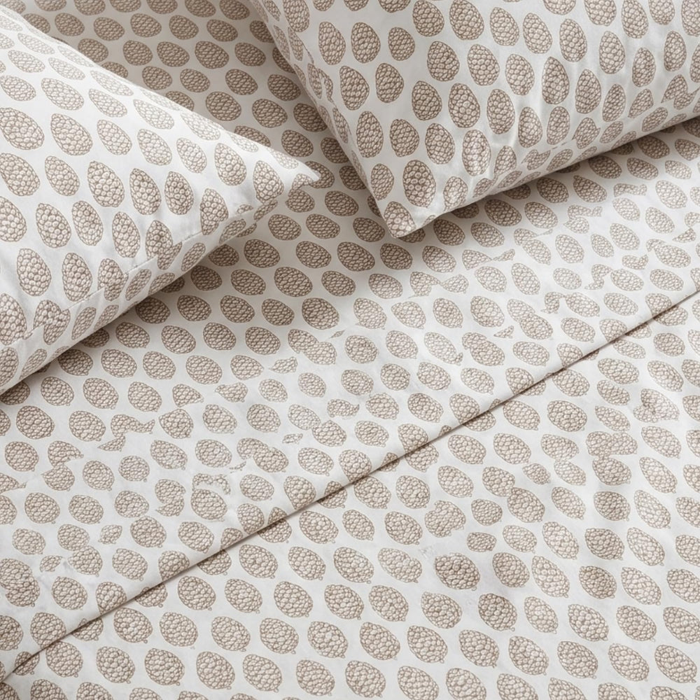 Eddie Bauer détail du drap-housse élastiqué, maintien sécurisé sur matelas King