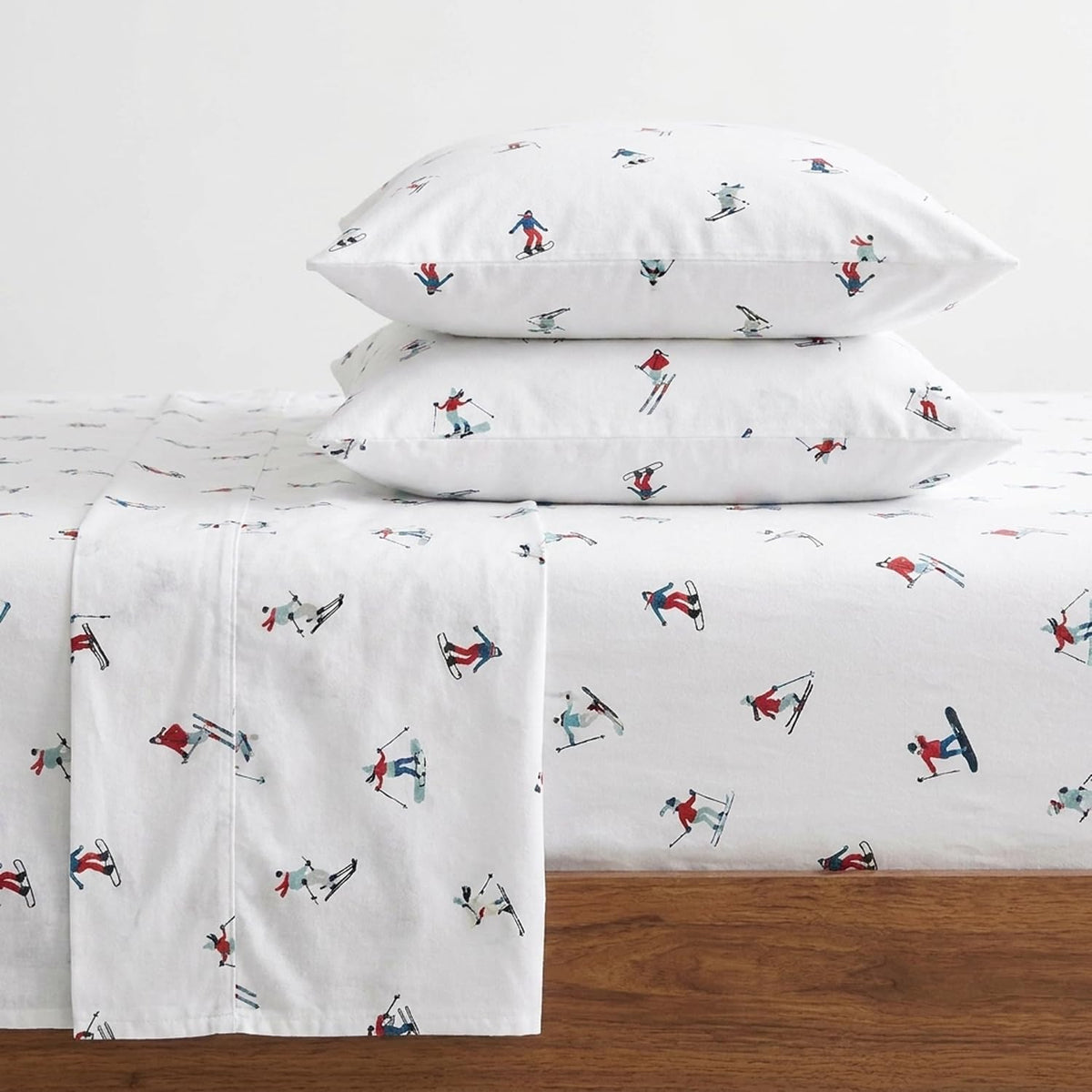 Eddie Bauer draps flanelle pliés montrant motif Ski Slope et confort chaleureux