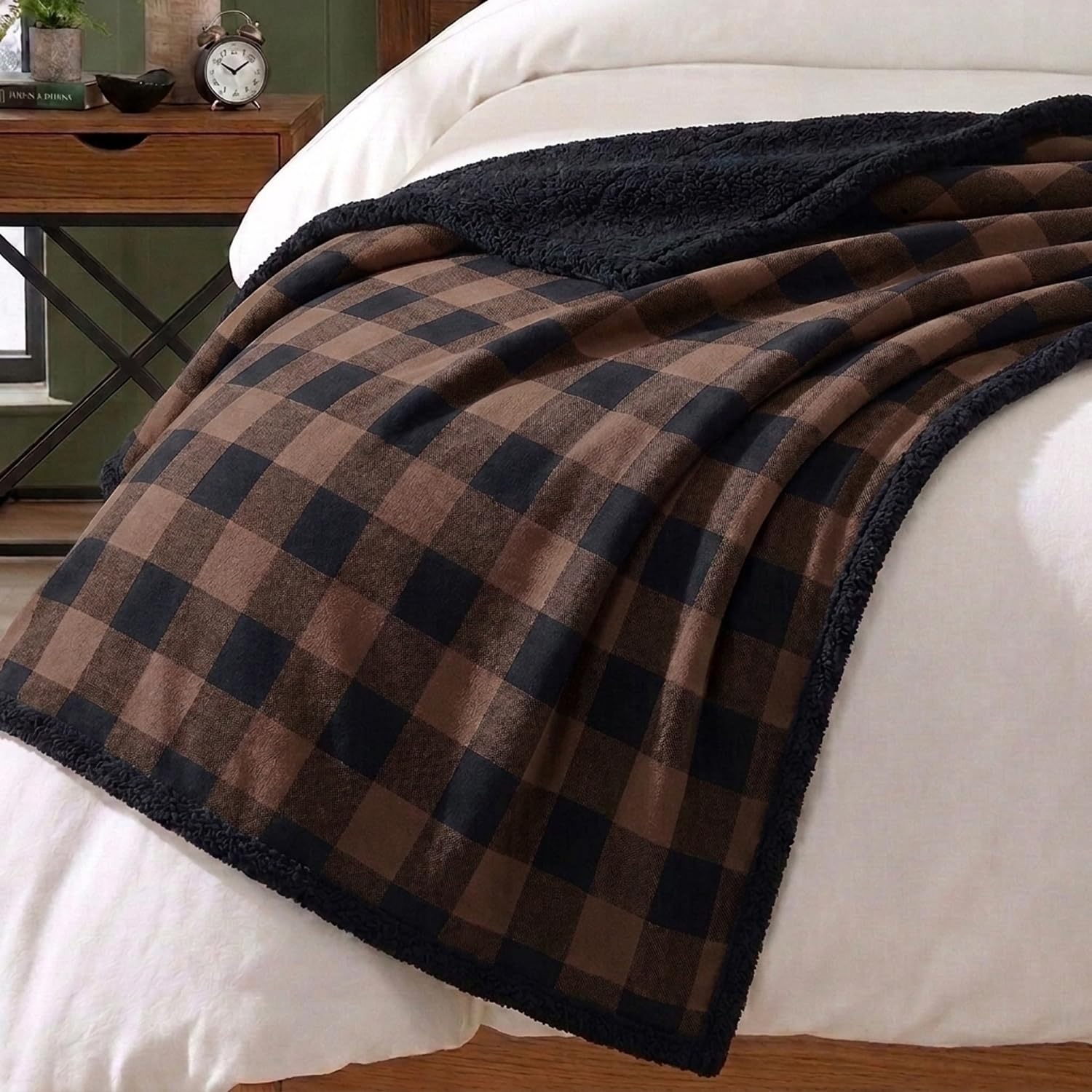 Eddie Bauer gros plan sherpa réversible pour chaleur et douceur