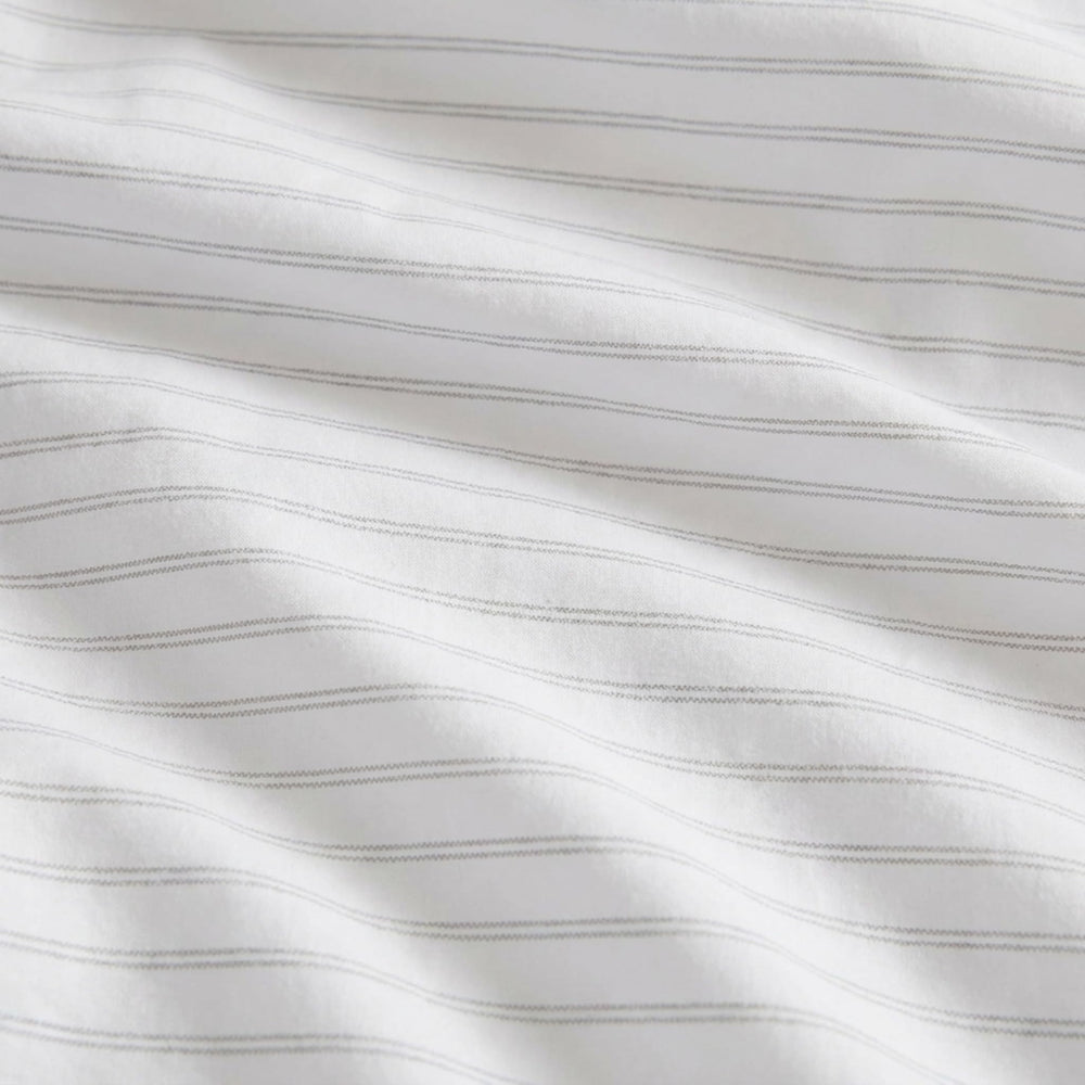 Eddie Bauer draps installés sur lit twin illustrant confort tout saison
