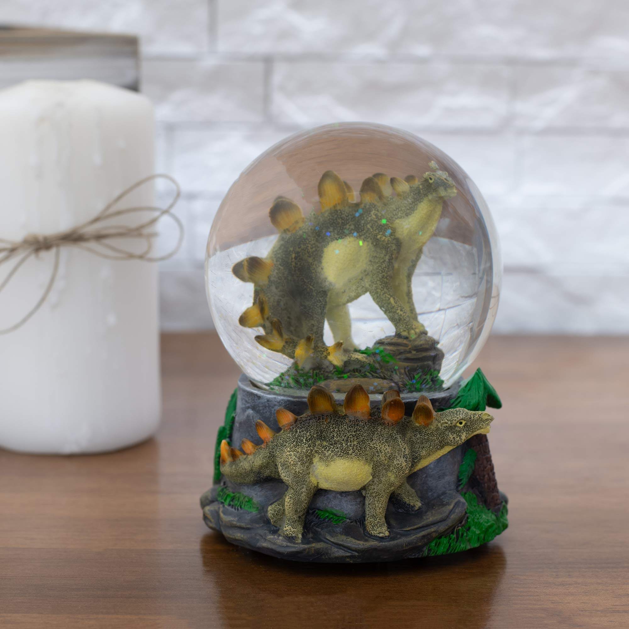 Elanze Designs gros plan figurine stégosaure montrant détails et texture réaliste