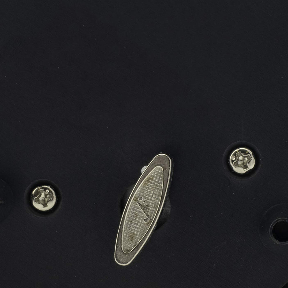 Elanze Designs socle en résine et mécanisme visible garantissant stabilité