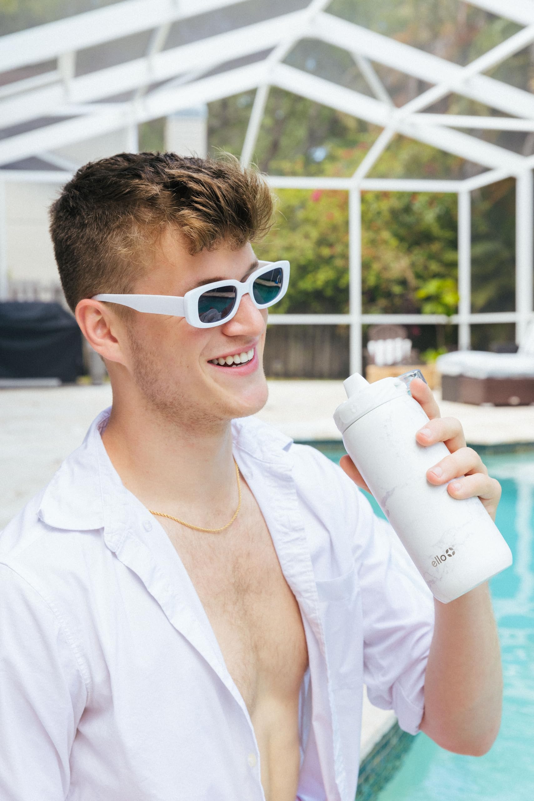 Ello Cooper gros plan sur la tétine silicone pour une boisson hygiénique