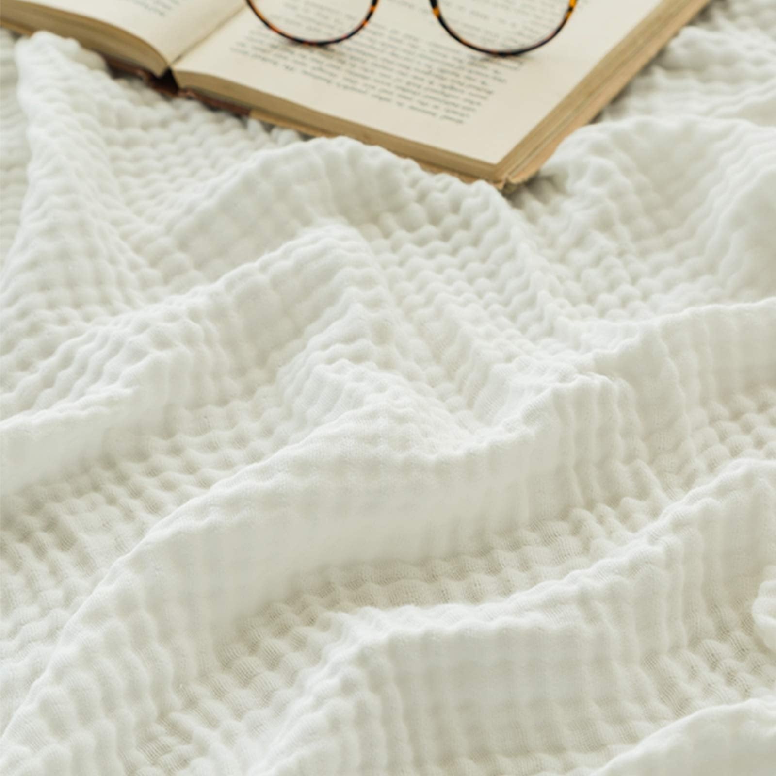 EMME plaid face avant montrant le design deux tons et esthétique contemporaine
