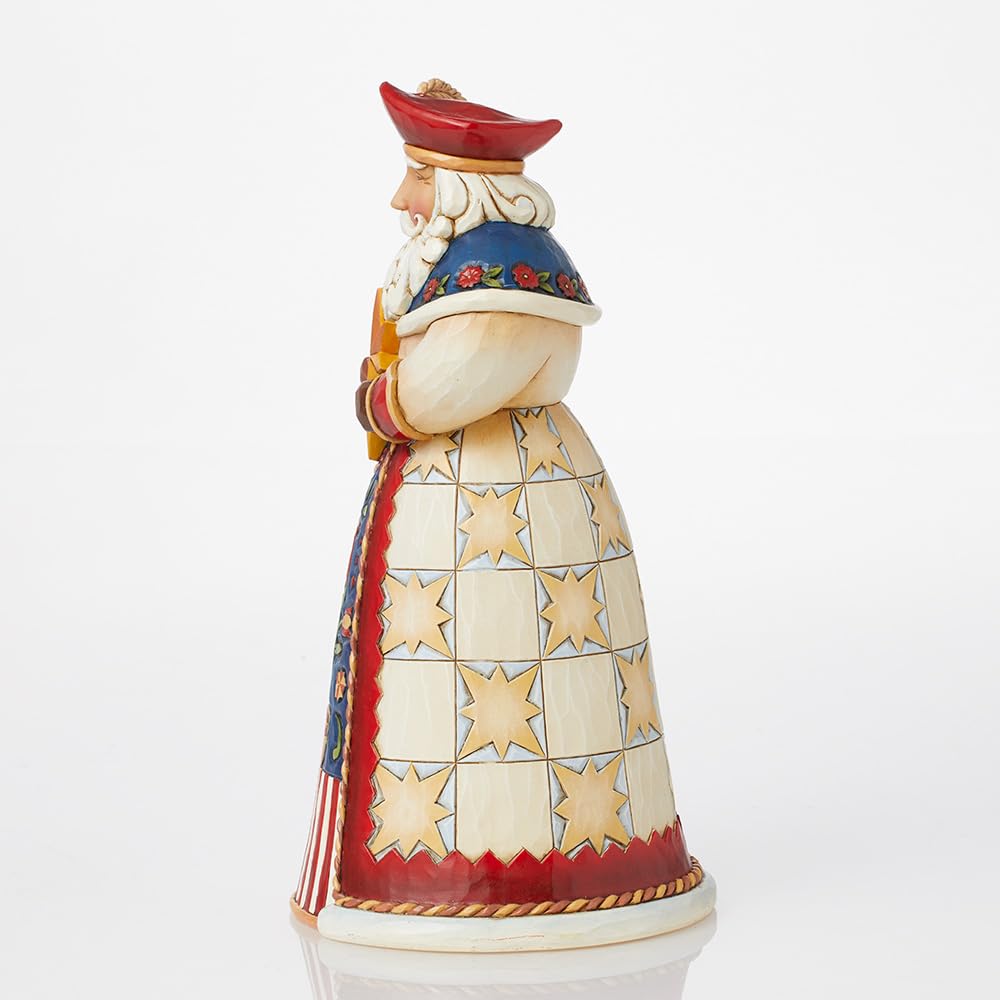 Enesco Jim Shore comparaison d’échelle avec mains pour illustrer hauteur de 7 pouces et proportion pratique
