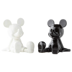 Enesco Mickey face avant noir et blanc avec design soigné et charme décoratif