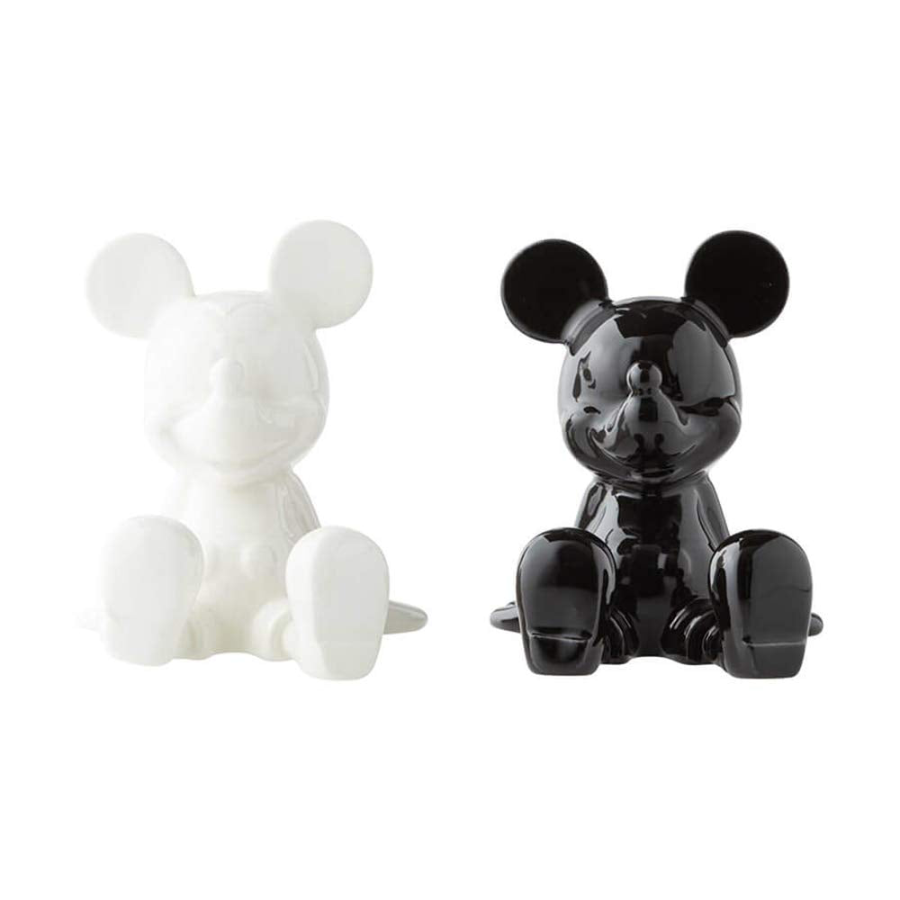 Enesco Mickey gros plan de la peinture artisanale montrant finition durable