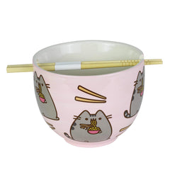 Enesco Pusheen mise en situation bol rempli montrant usage quotidien