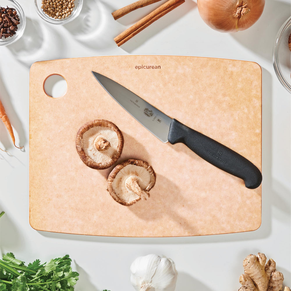 Epicurean gros plan surface en Richlite offrant durabilité et résistance aux lames