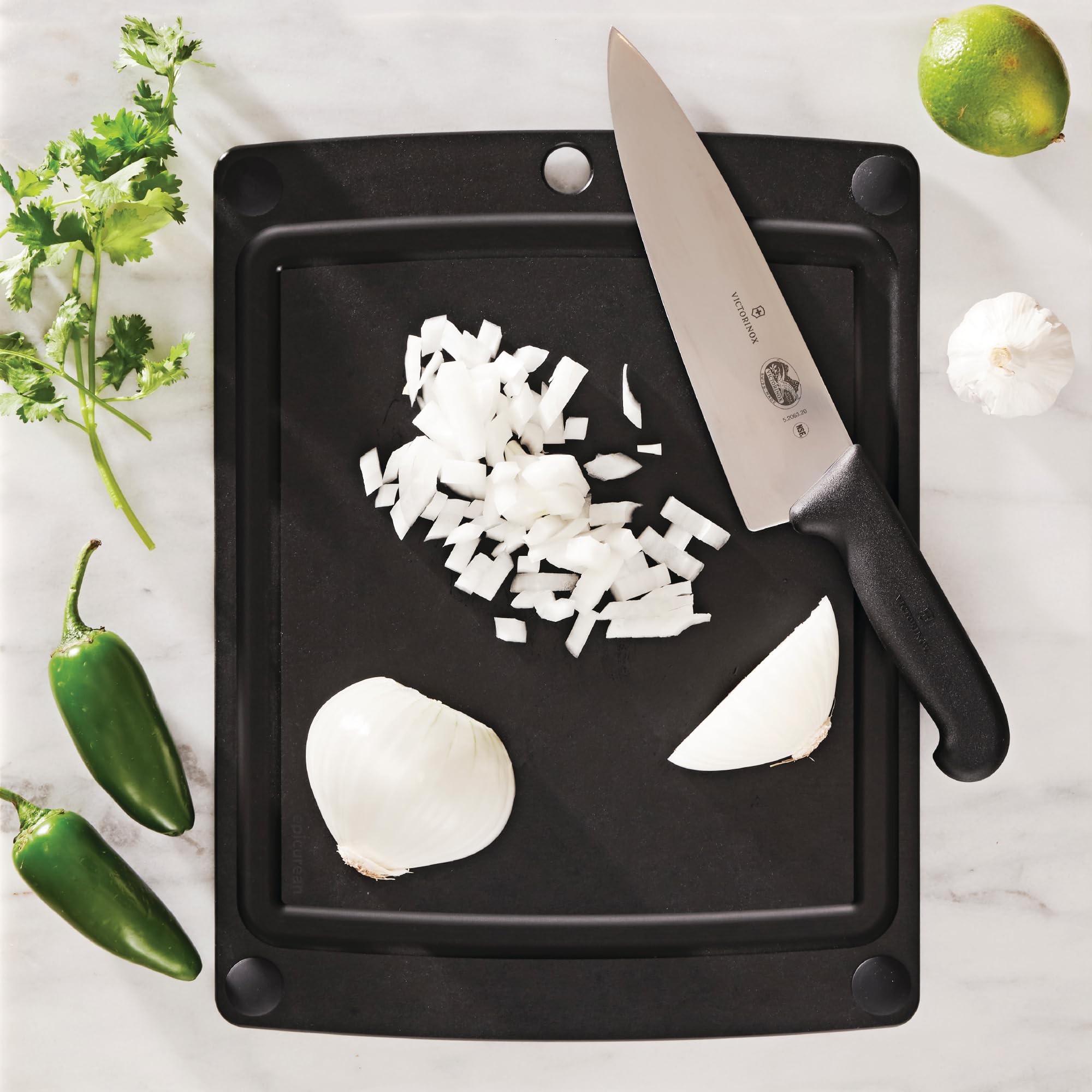 Epicurean planche Slate pieds antidérapants en silicone assurant stabilité