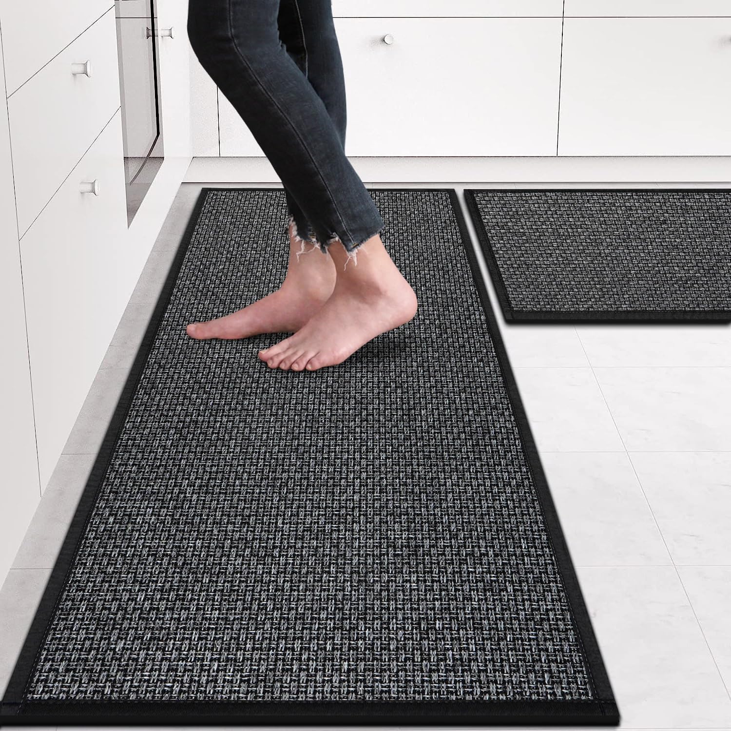 eqivei tapis devant évier montrant absorption et confort