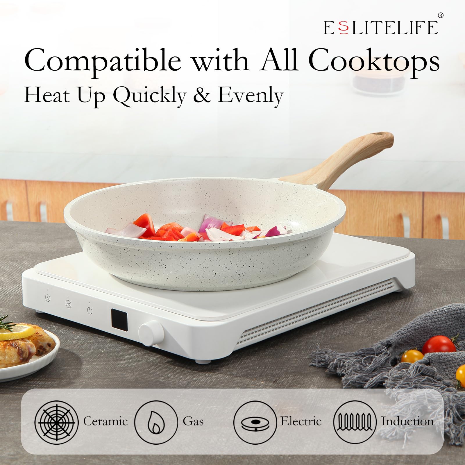 ESLITE LIFE poêle en cours d'utilisation avec omelette pour cuisson rapide