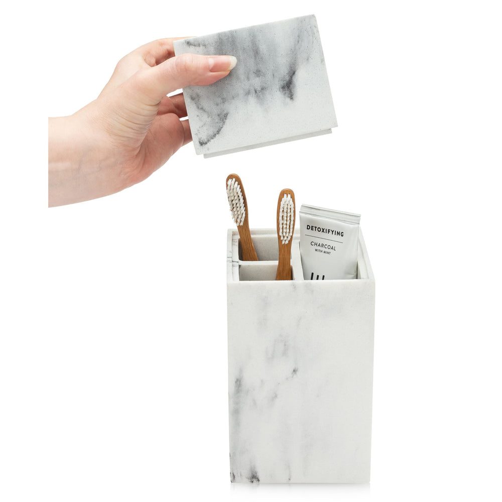 Essentra Home couvercle ouvert montrant les fentes de ventilation pratiques