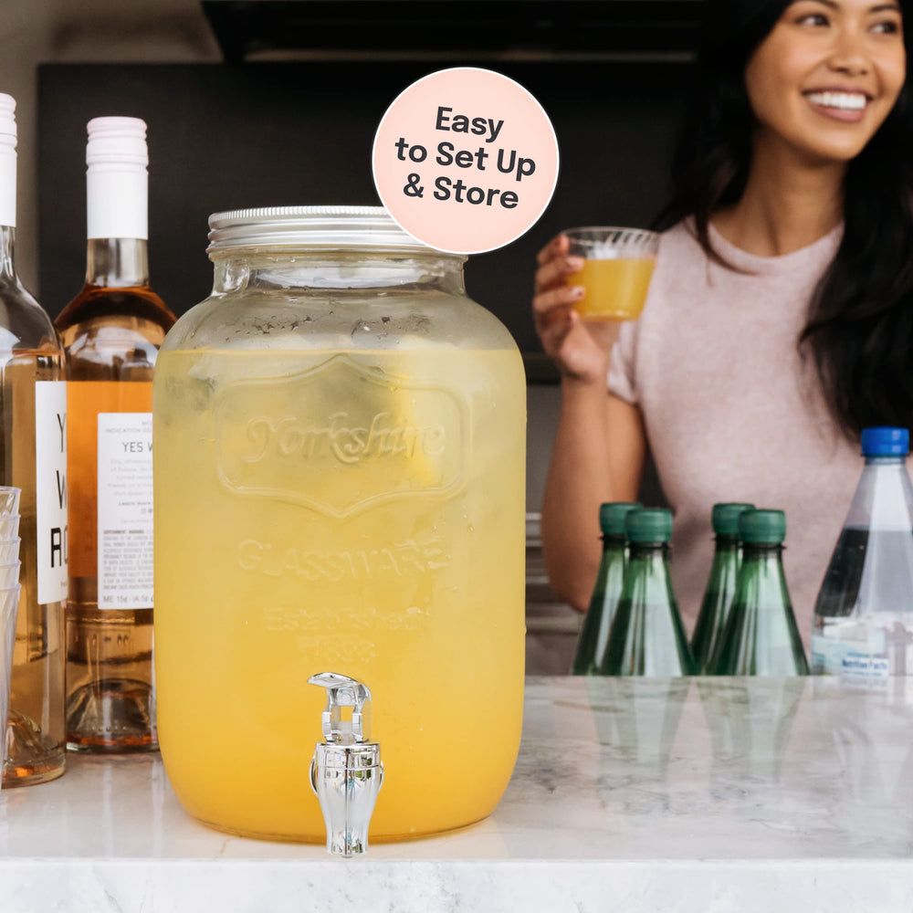 Estilo couvercle et étiquette en étain visibles, identification de la boisson simple