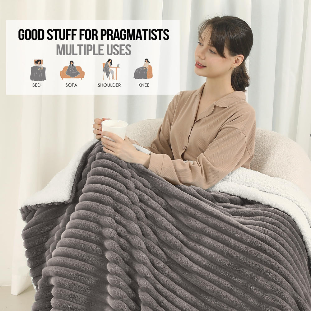 ESTINGO plaid posé près d'une règle pour échelle, format 50x60 pouces pratique