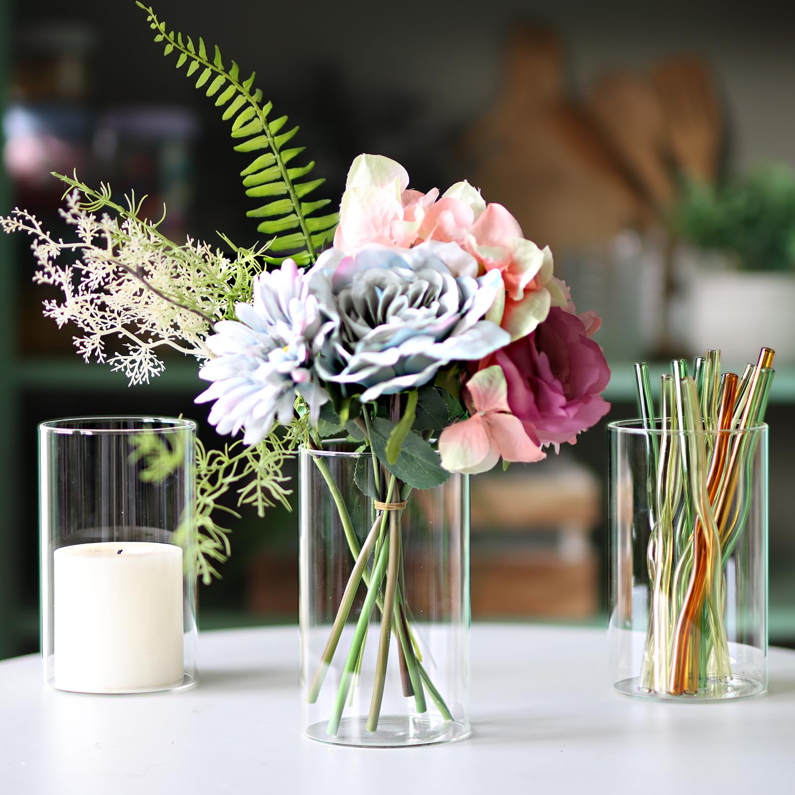 Etolies vase utilisé comme rangement pinceaux, organisation pratique