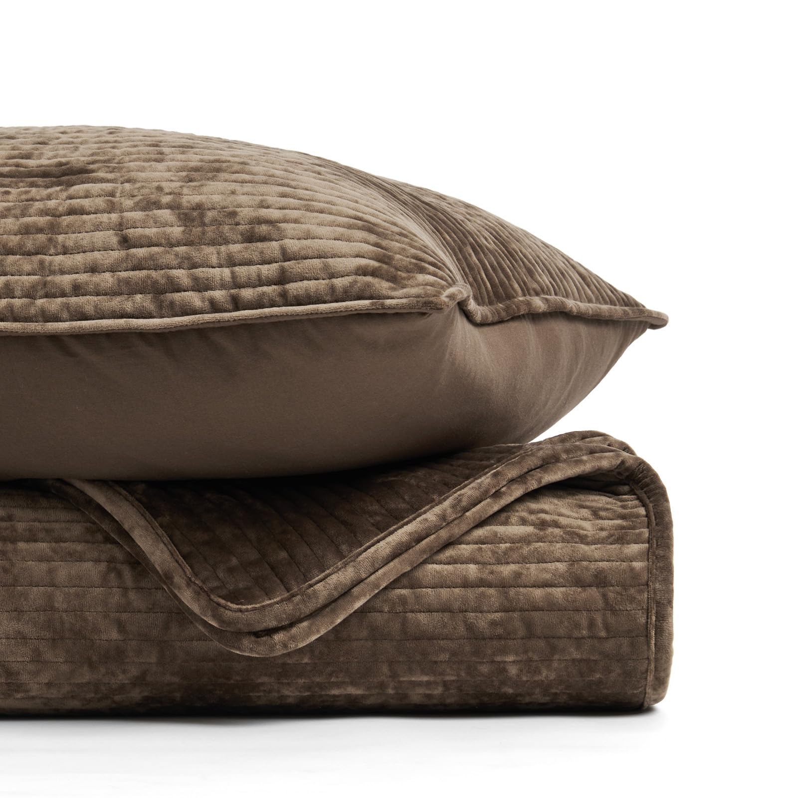 EverGrace chambre stylisée avec mushroom brown inspirant décor harmonieux