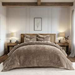 EverGrace couette king mocha vue frontale, apporte élégance immédiate