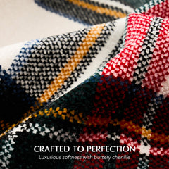 EverGrace plaid déployé sur canapé ajoute chaleur et décor de fête