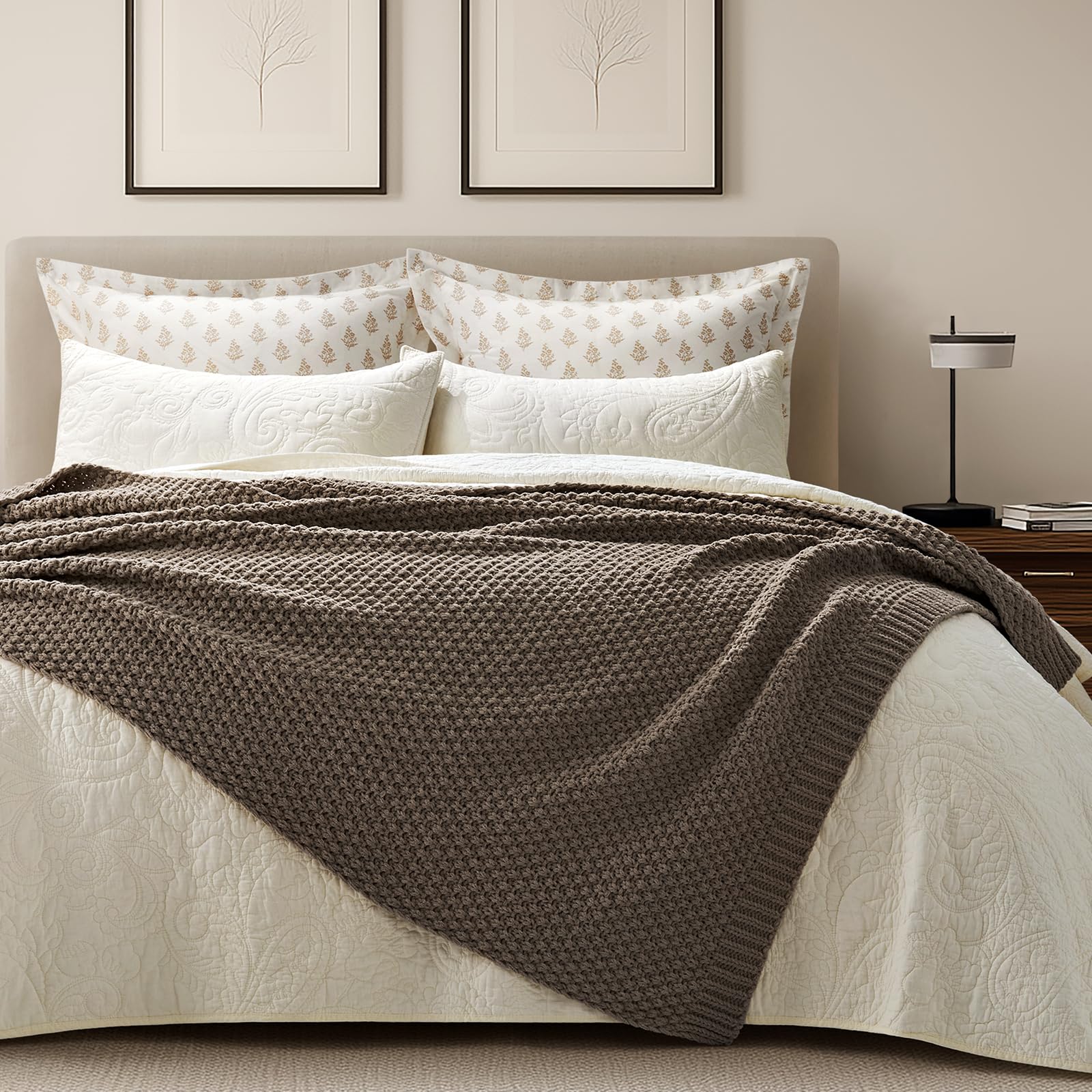 EverGrace détail du point mousse montrant texture sculptée et finition nette