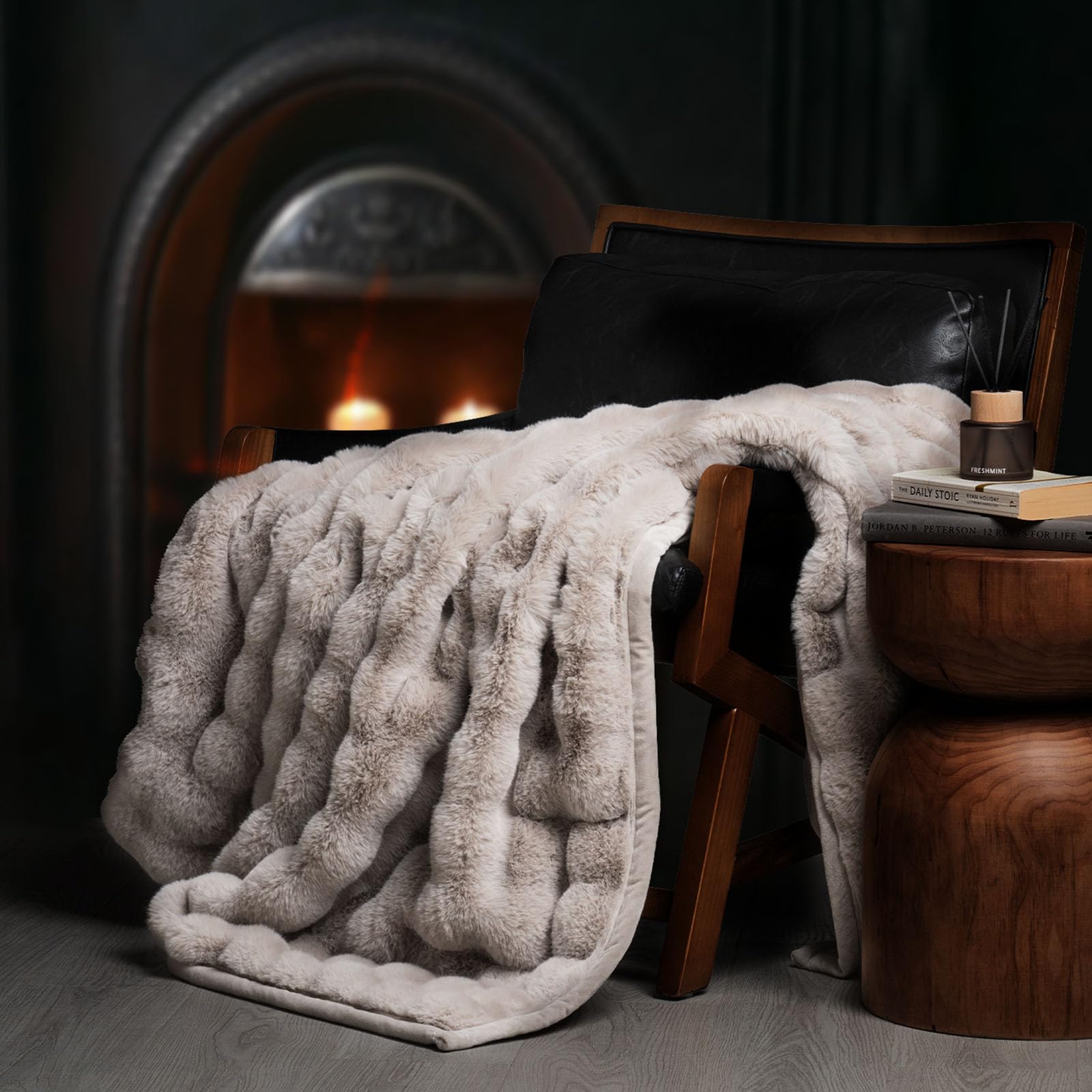 EverGrace plaid sur canapé taupe apporte chaleur et style