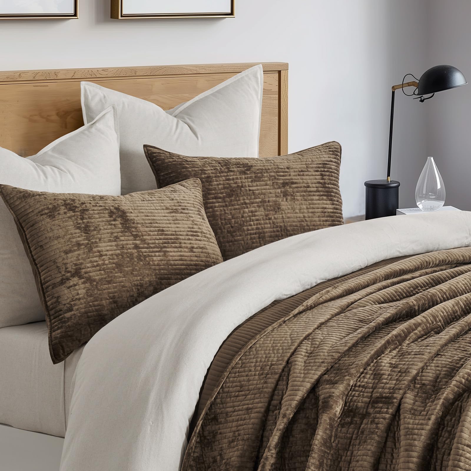 EverGrace zoom sur velours froissé tactile offrant douceur luxueuse