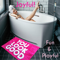Evovee tapis posé sur sol de salle de bain montrant intégration décorative