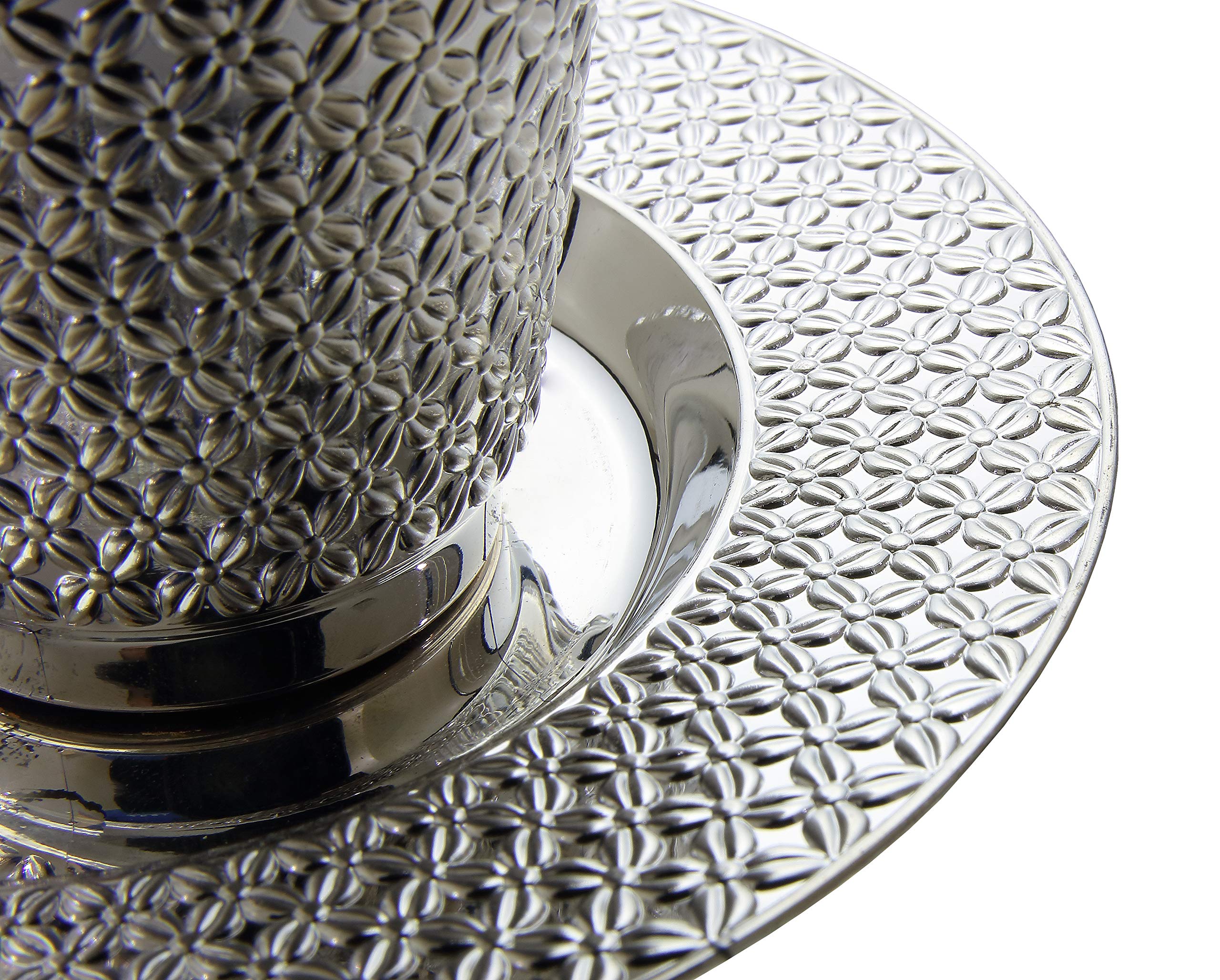 Exquisite intérieur doré de la coupe, finition brillante protège le liquide