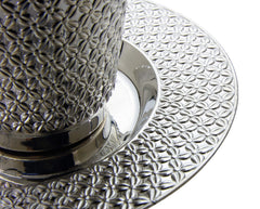 Exquisite intérieur doré de la coupe, finition brillante protège le liquide