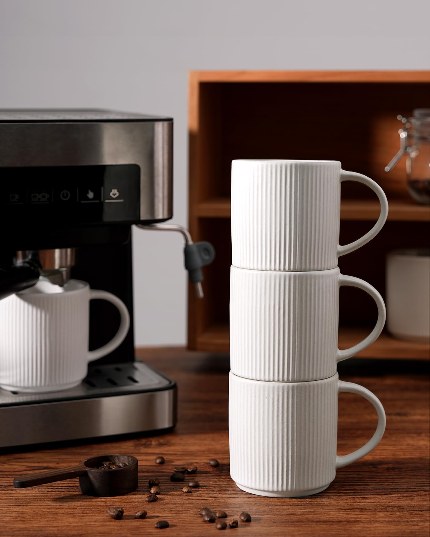famiware mug en utilisation avec café montrant la capacité et la chaleur