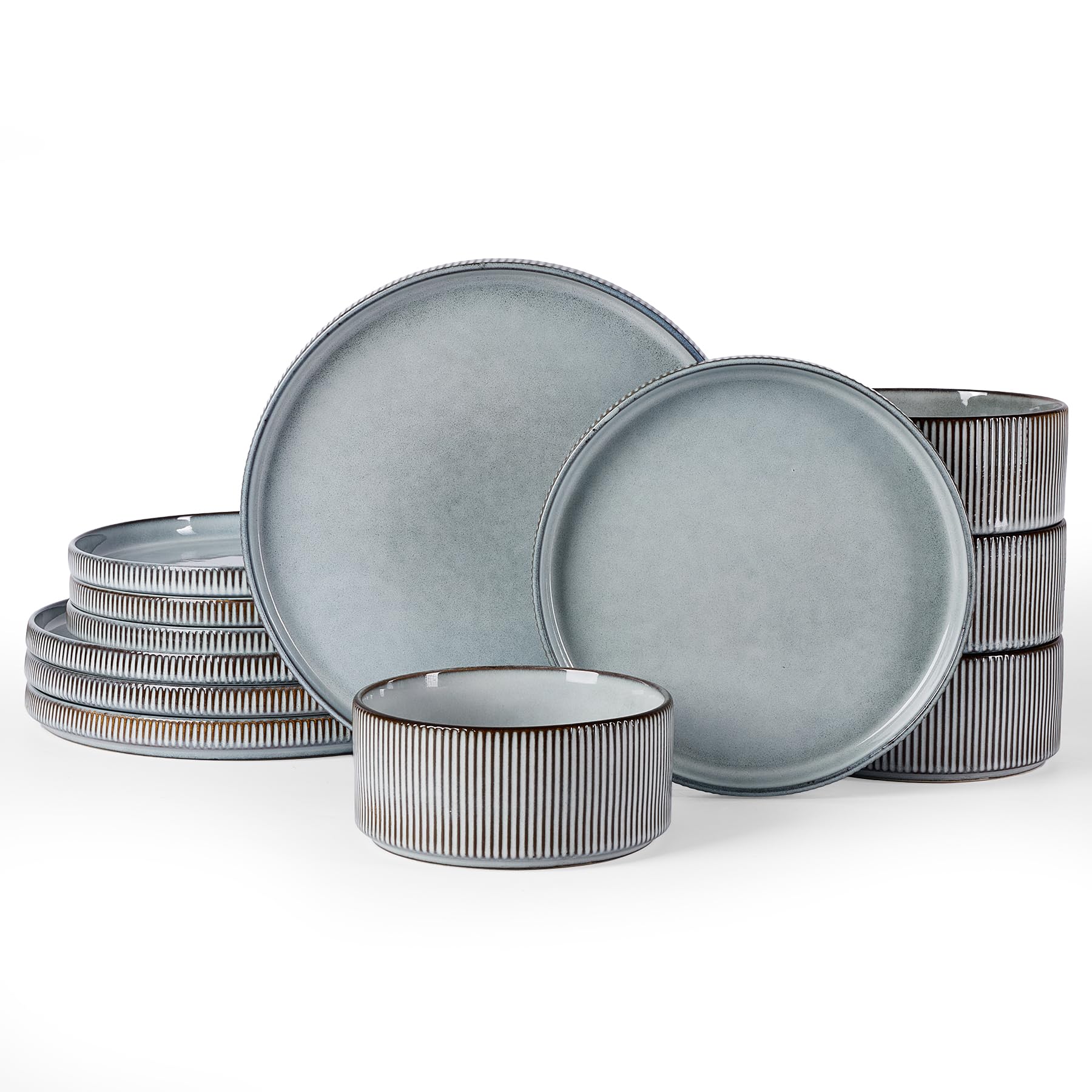 famiware assiettes devant montrant ensemble complet et esthétique pratique
