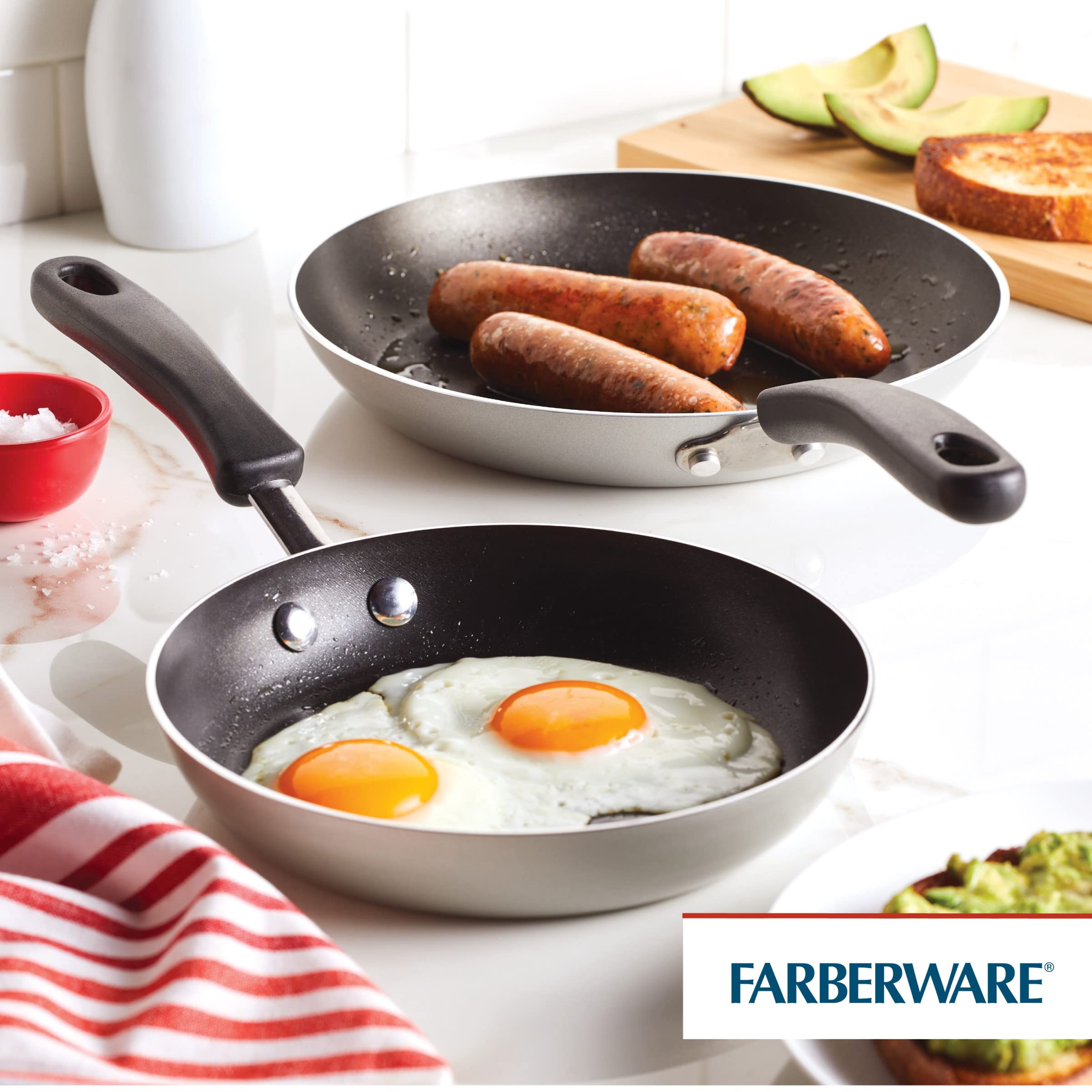 Farberware Cookstart gros plan intérieur DiamondMax montrant antiadhérence et nettoyage facilité