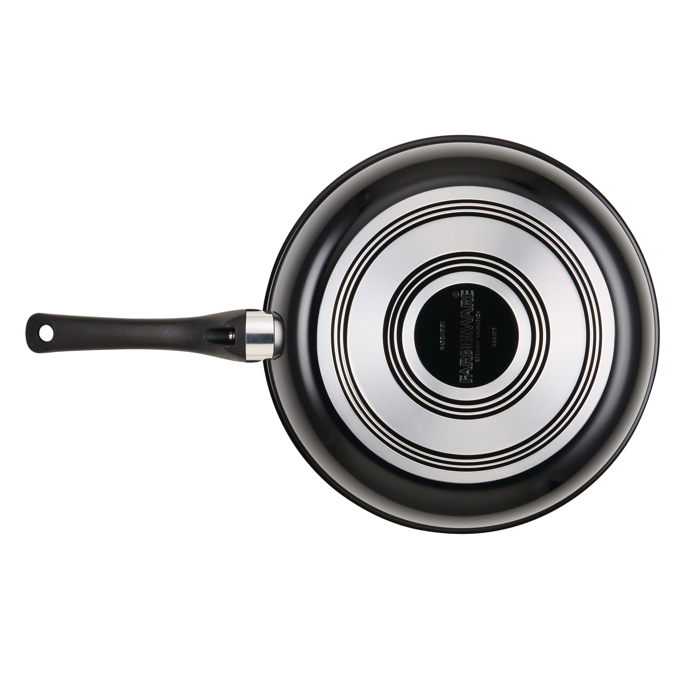 Farberware poêle en usage sur plaque cuisson démontrant répartition homogène de chaleur