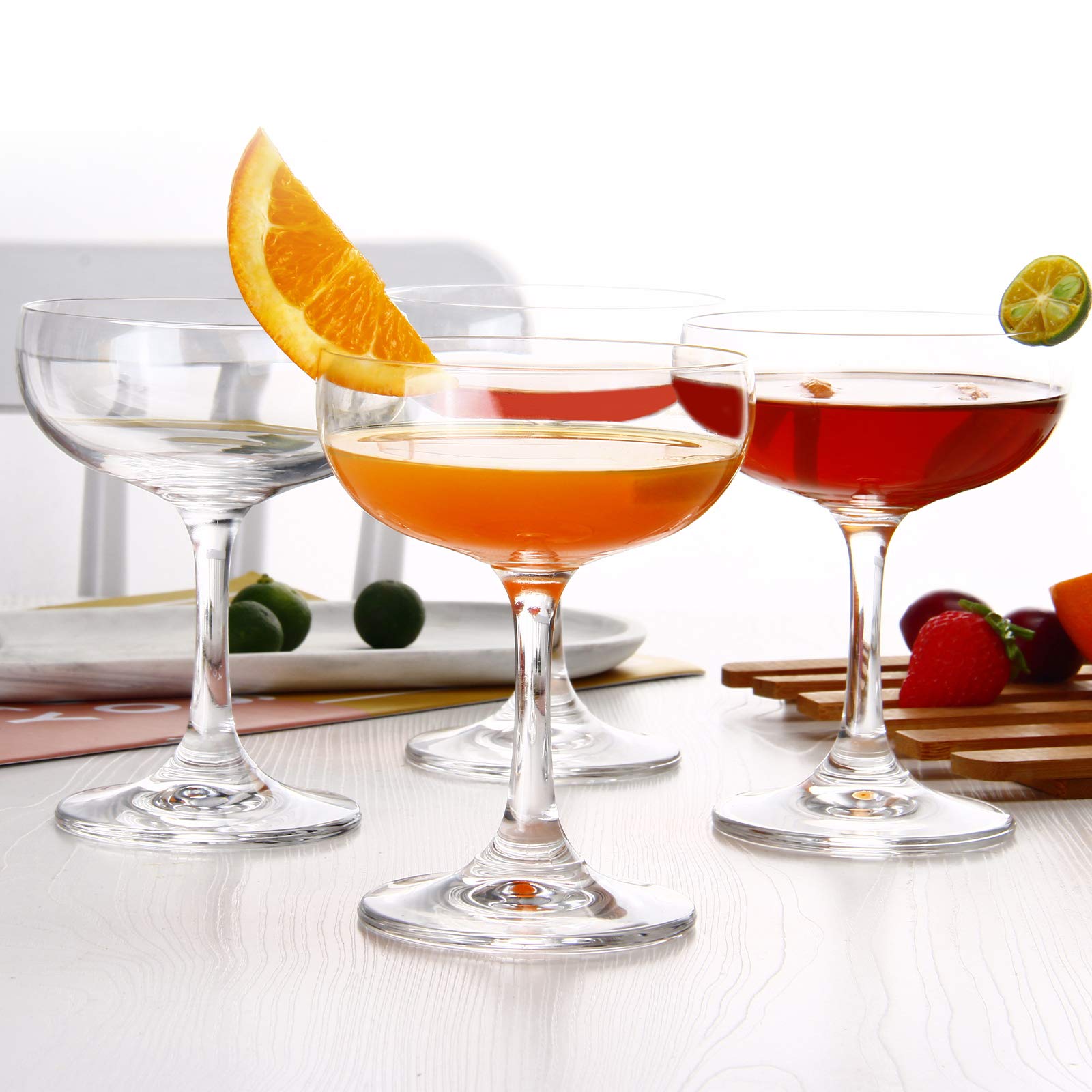 FAWLES coupe servie en Martini, présentation soignée et fonctionnelle