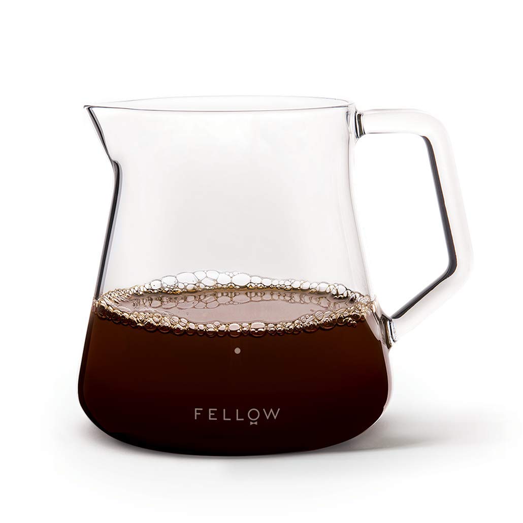 Fellow carafe vue avant montrant design et capacité pratique