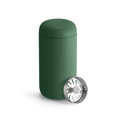 Fellow Carter Move vue avant du mug Cargo Green montrant le design et la couleur