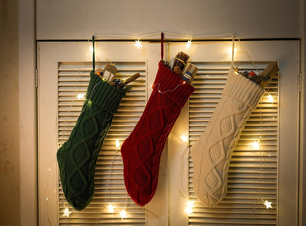 Fesciory chaussette posée près d'une règle pour indiquer 18 pouces pratique