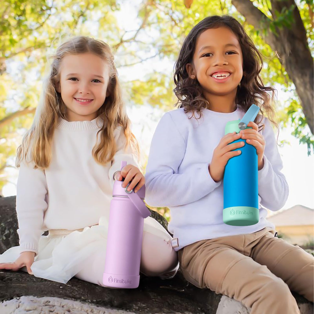 Fimibuke comparaison de taille avec objets quotidiens montrant capacité 18oz pratique