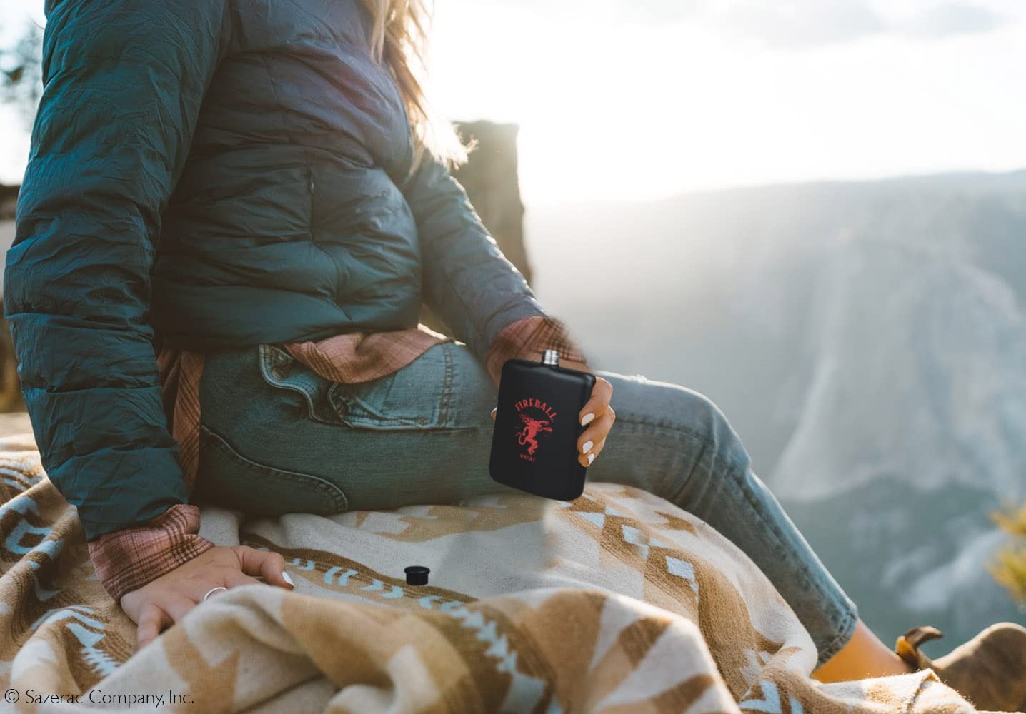 Fireball flasque en usage lors d'une sortie pour apporter convivialité
