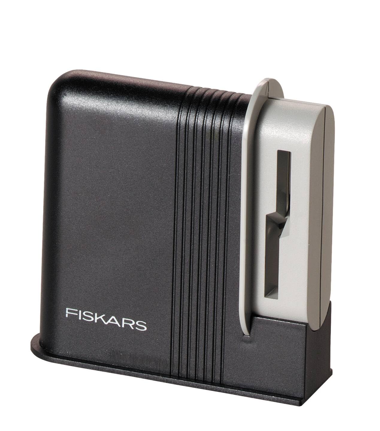 Fiskars gros plan du mécanisme d'affûtage illustrant réaffûtage rapide et précis