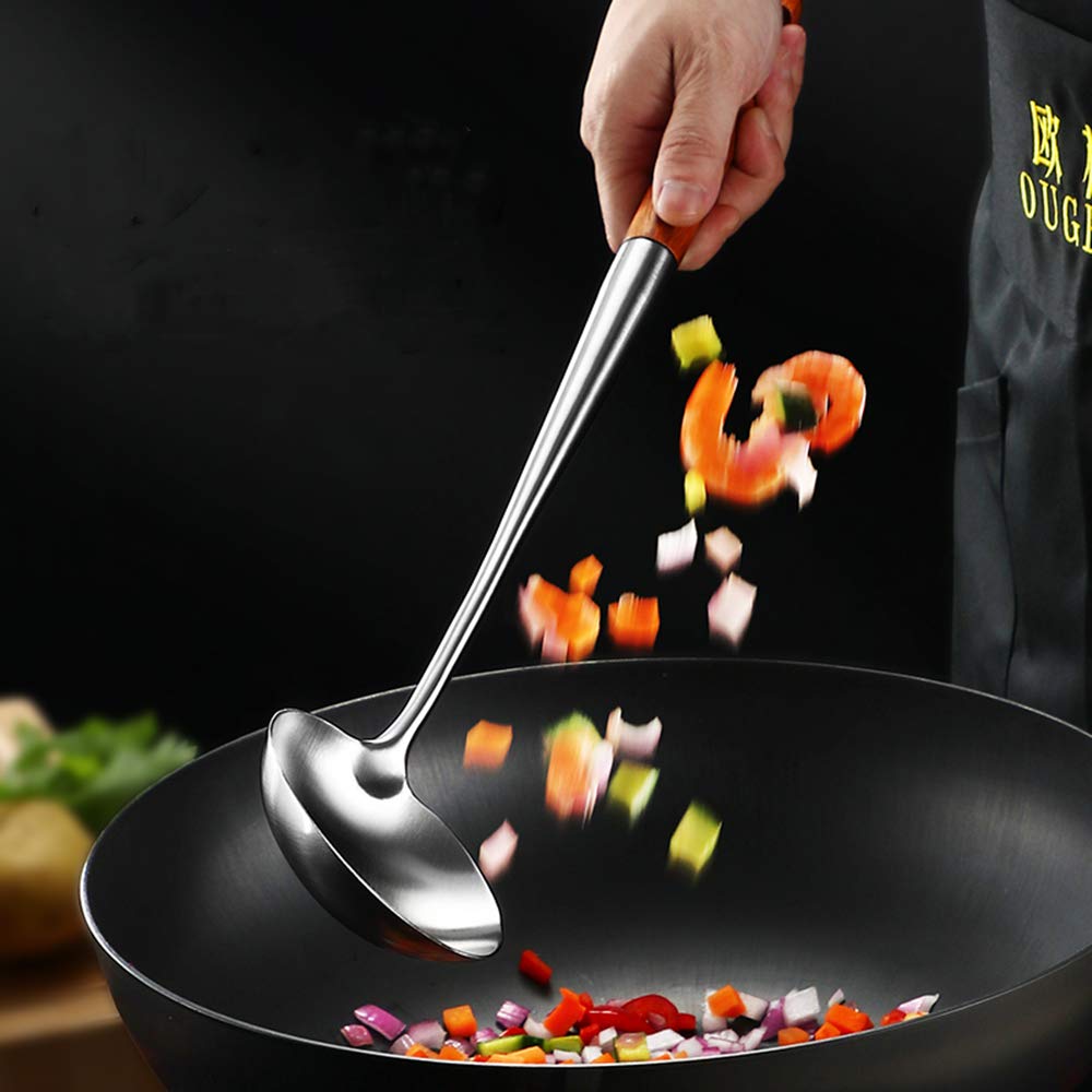 FJNATINH ensemble complet posé sur une table prêt à cuisiner, style moderne