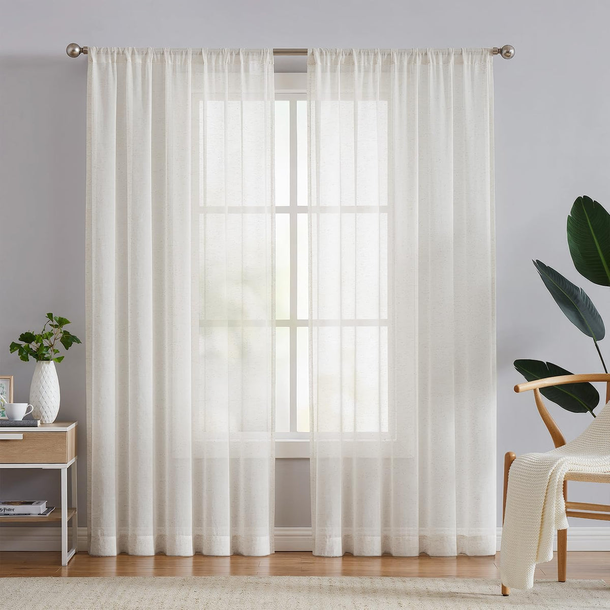 FMFUNCTEX vue avant du rideau beige apportant luminosité et style