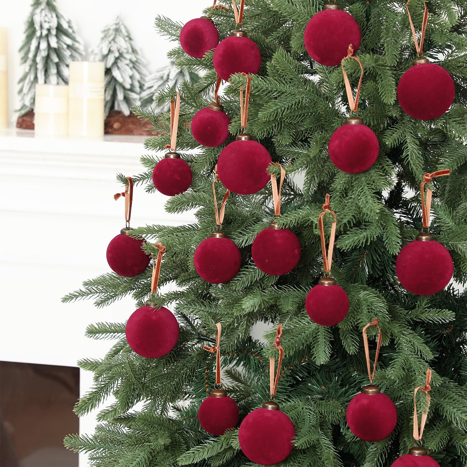 Foilswirl sapin décoré complet offrant une ambiance chaleureuse et professionnelle