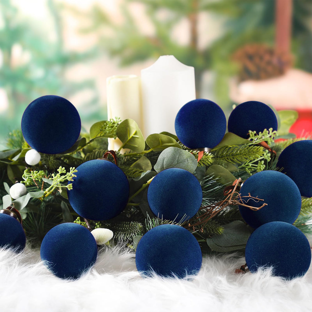 Foilswirl boules dans un bol décoratif pour centre de table raffiné